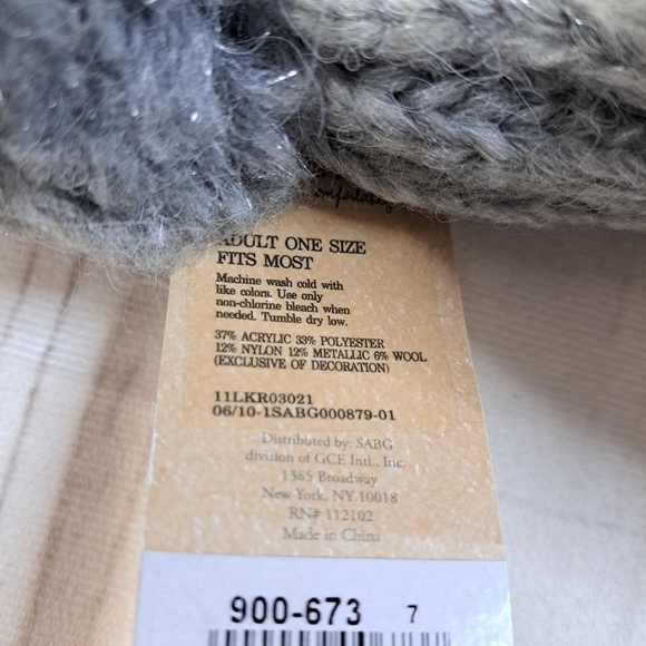 Bearpaw Knit Beanie Hat Cap Grey with Metallic - Picture 8 of 9